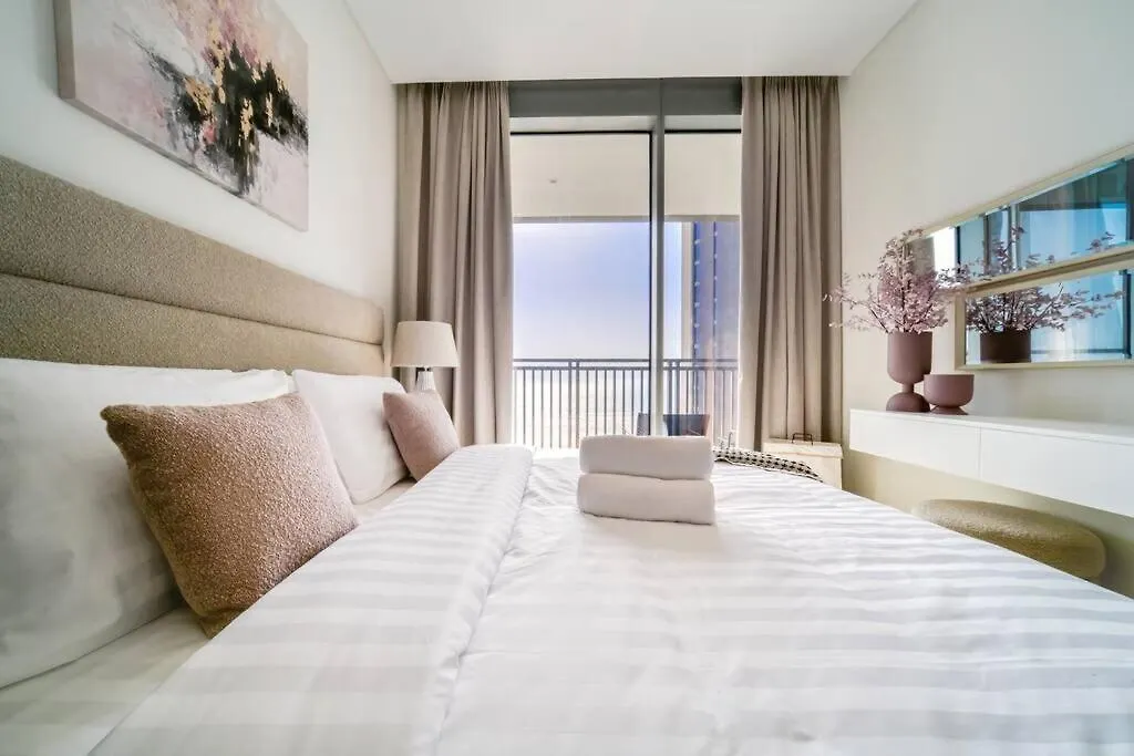 Luxury 2 Bed With Bluewater Views & Infinity Pool Apartment Dubai