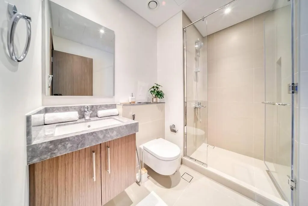 Luxury 2 Bed With Bluewater Views & Infinity Pool Apartment Dubai